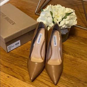 VALA Camel Patent Pumps